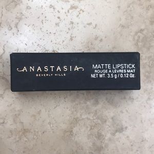 !!! NEW !!! Anastasia Matte Lipstick 💄